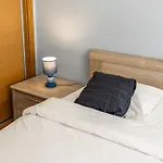 Sunrise - By Smarthomes Apartman *